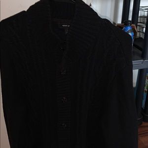 Adam Levine dark blue sweater